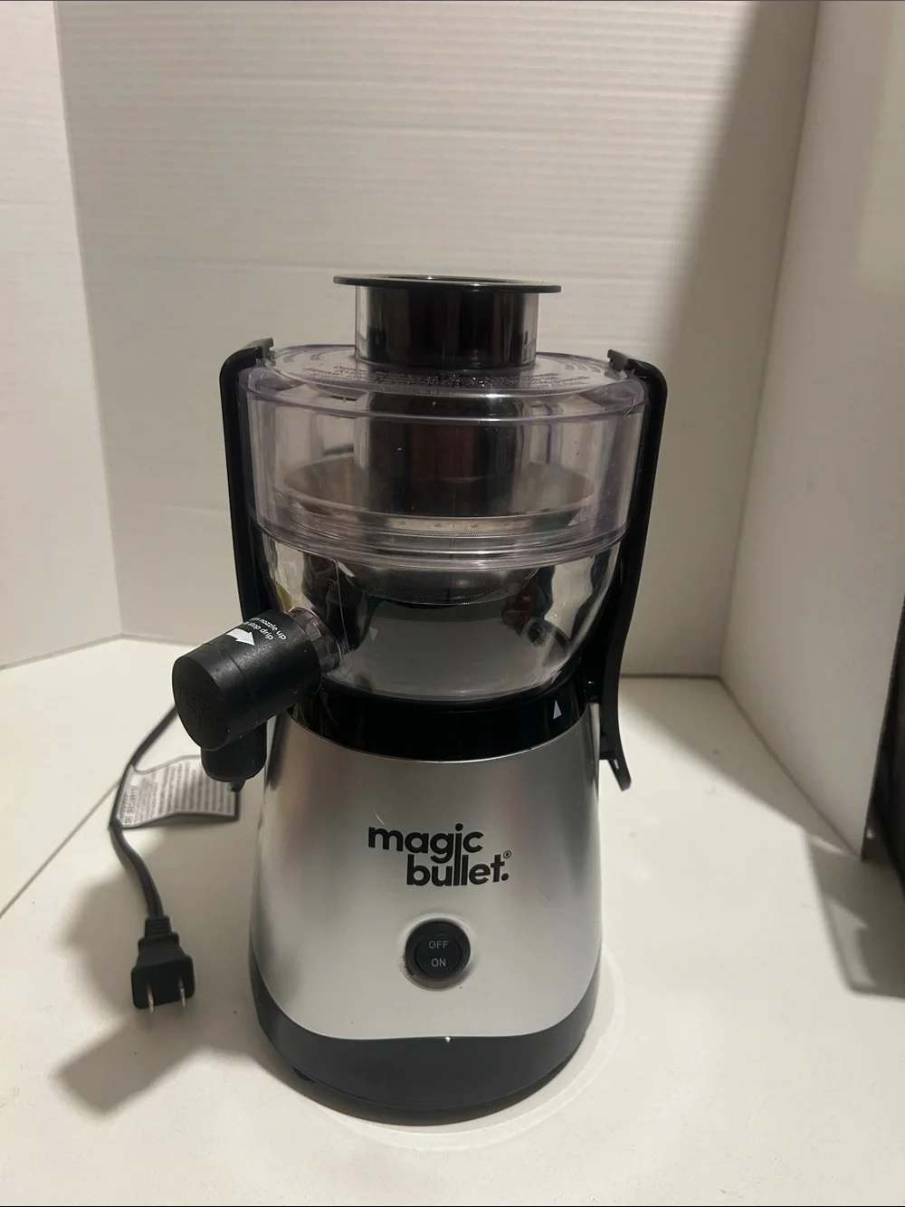 Magic Bullet Silver and Black Mini Juicer MBJ-100